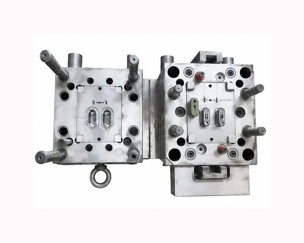 注塑模具制造实拍2